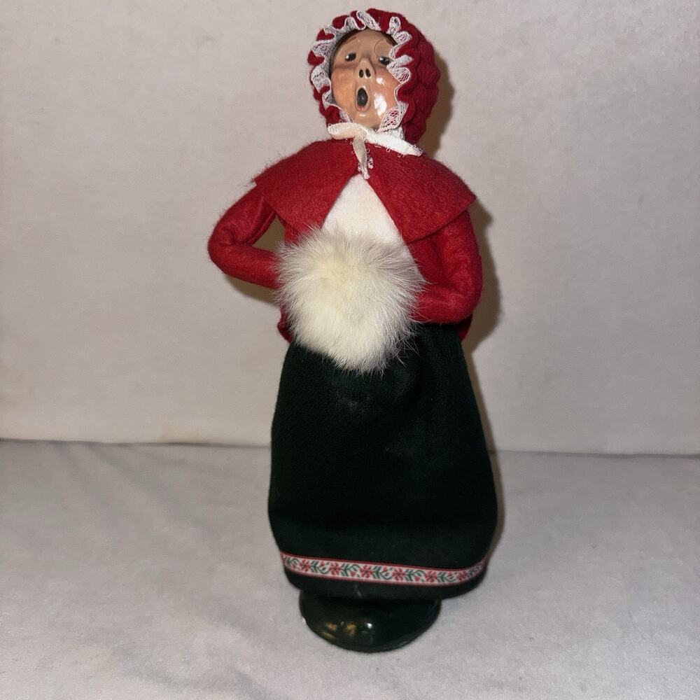 Vintage 1988 Byers Choice Christmas Caroler Woman With Fur Muff